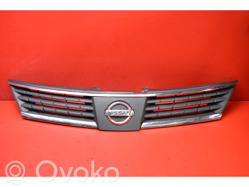 Nissan Tiida C11 Priekšējais režģis 