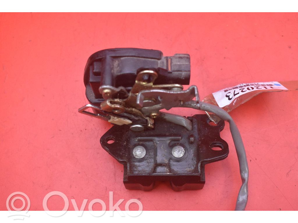 Toyota Corolla Verso E120 E121 Aizmugurējā pārsega slēdzene 