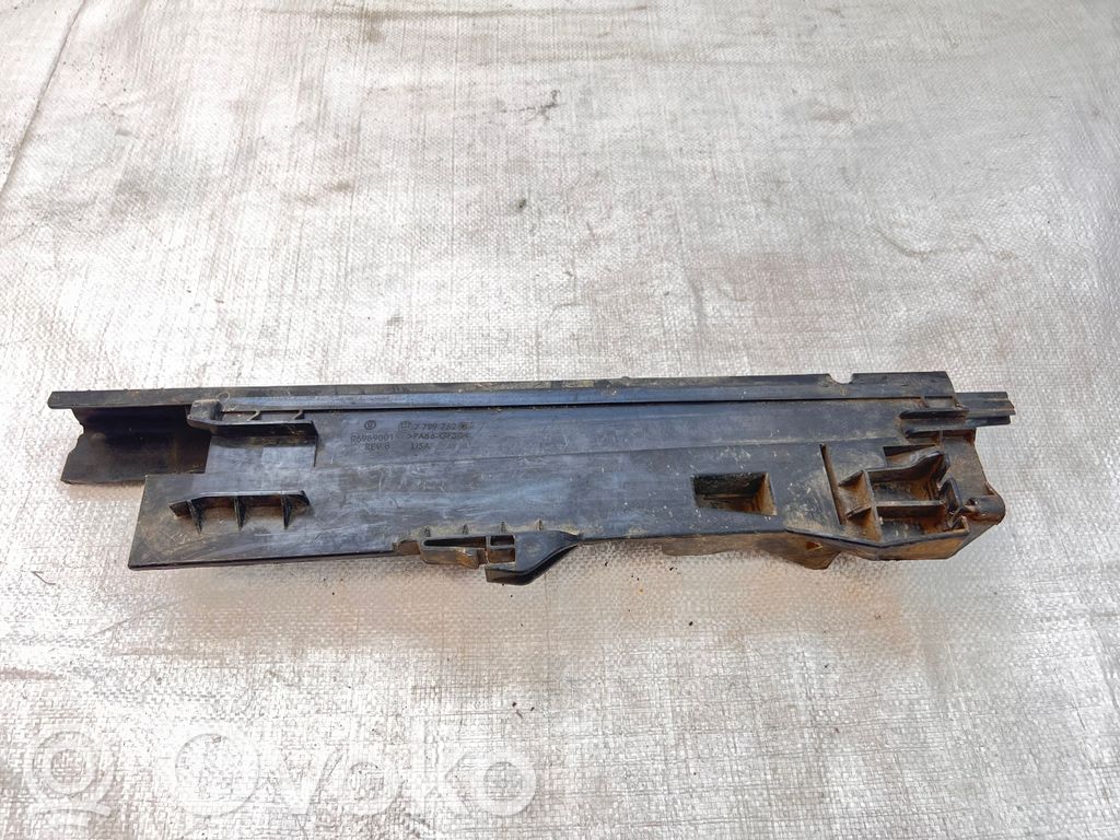 BMW X5 E70 Radiatoru paneļa sānu daļa (televizors) 