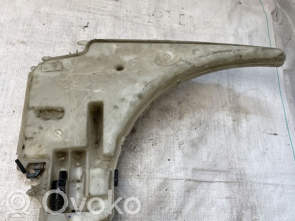 Logu šķidruma tvertne   7068998