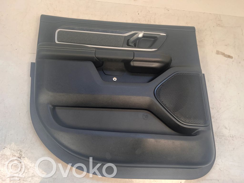 Dodge RAM Takaoven verhoilu 