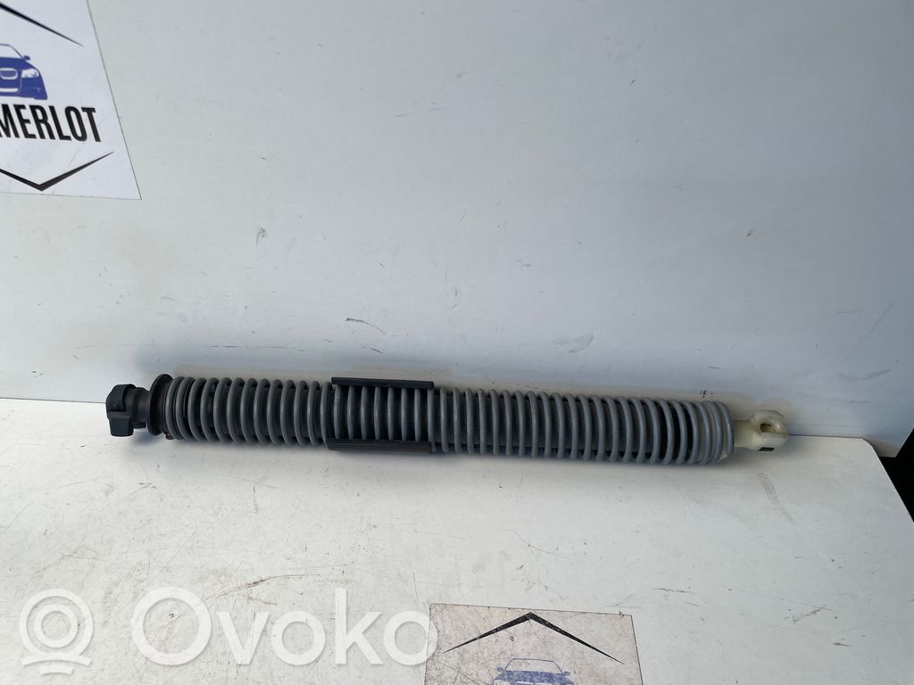 BMW 5 G30 G31 G38 Takaluukun tuen kaasujousi 