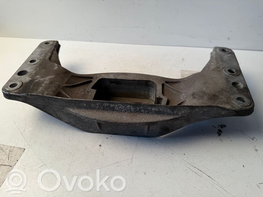 Gearbox mounting bracket   6761106