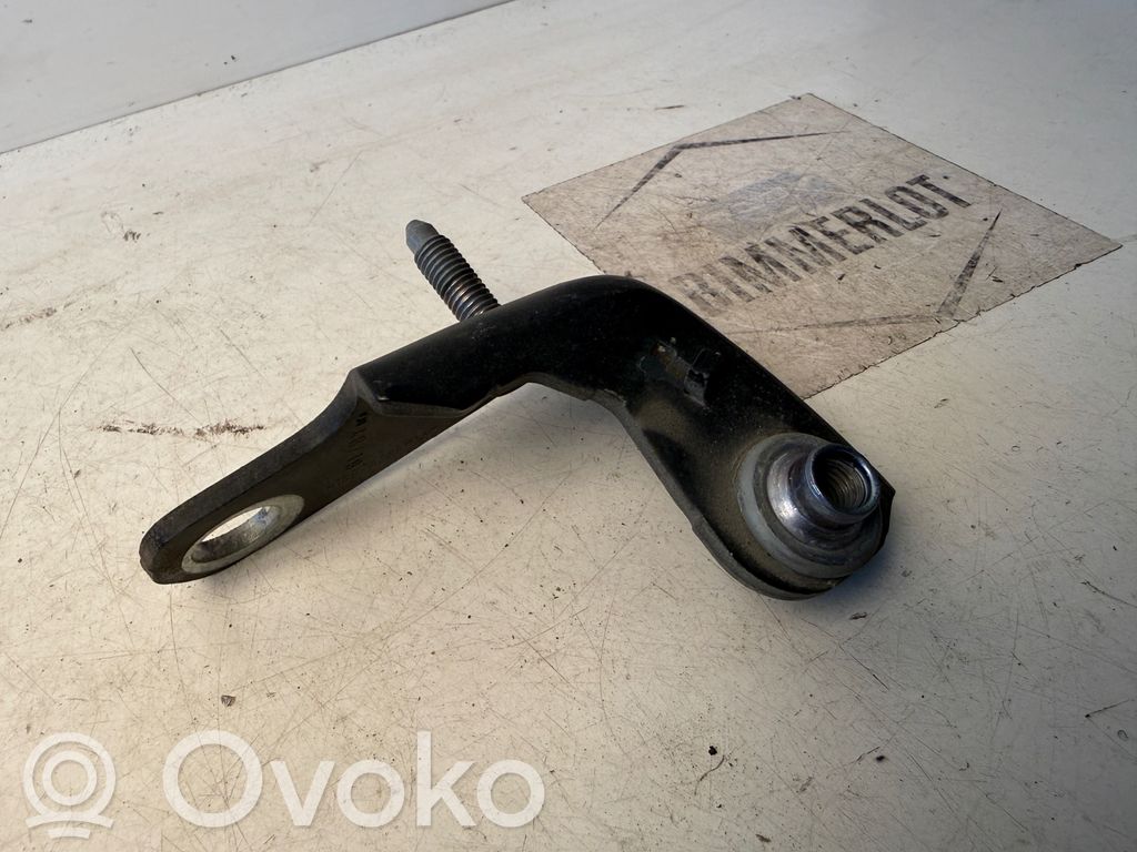 Ford Focus Priekšpusē augšējā vira (eņģe) 