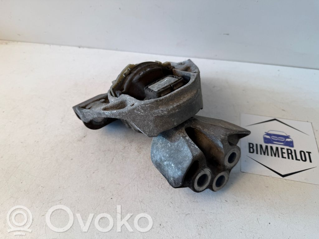 Ford Turneo Courier Engine mount bracket 