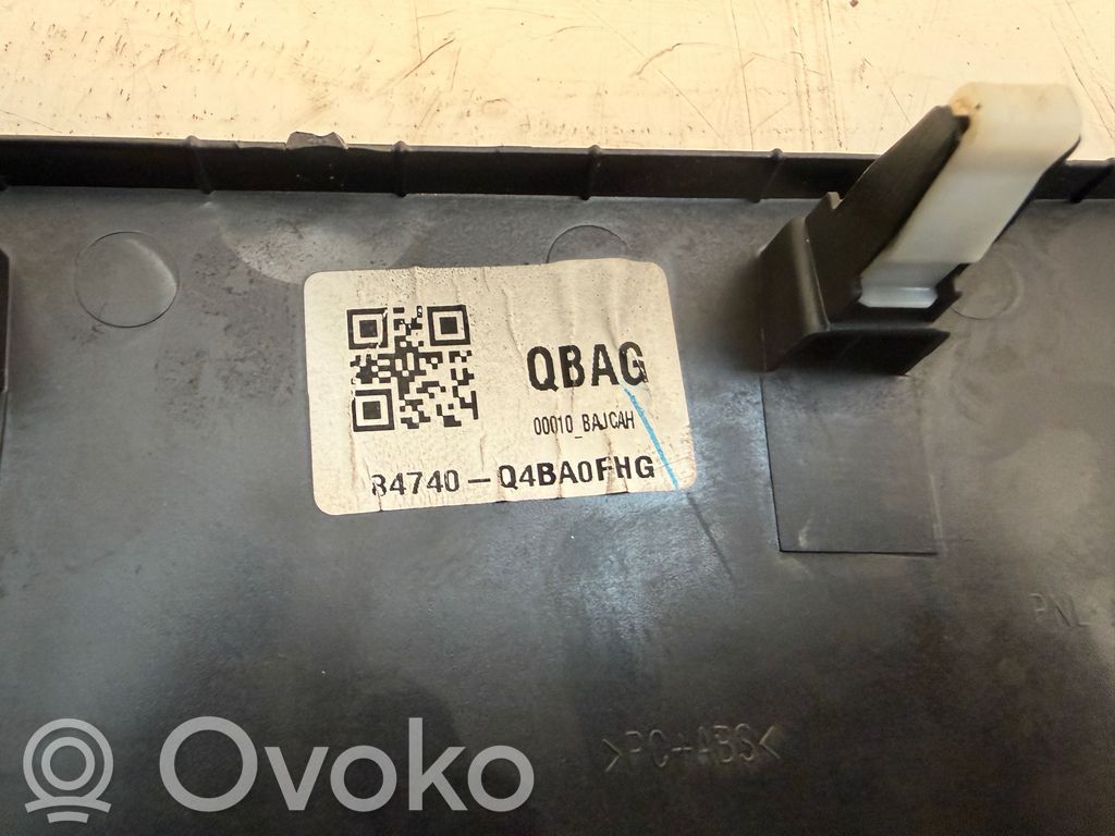 Ramka deski rozdzielczej   84740Q4BA0