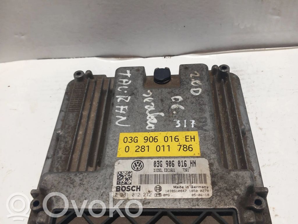 Volkswagen Touran I Engine control unit/module 