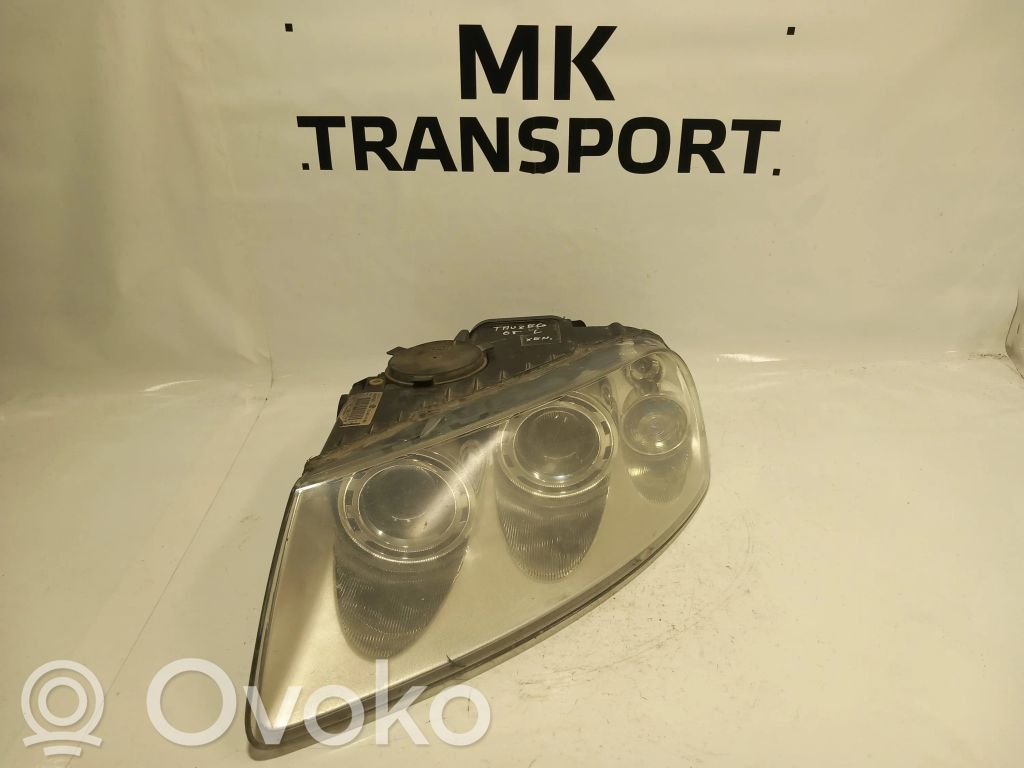 Volkswagen Touareg I Lampa przednia 