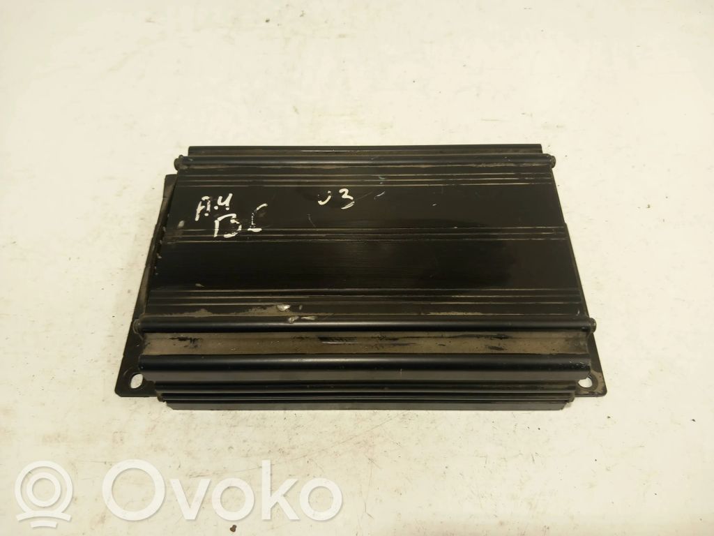 Audi A4 S4 B6 8E 8H Amplificatore 