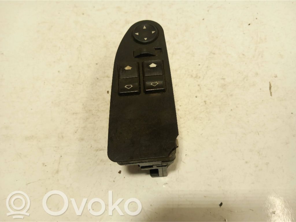 Electric window control switch   8360887