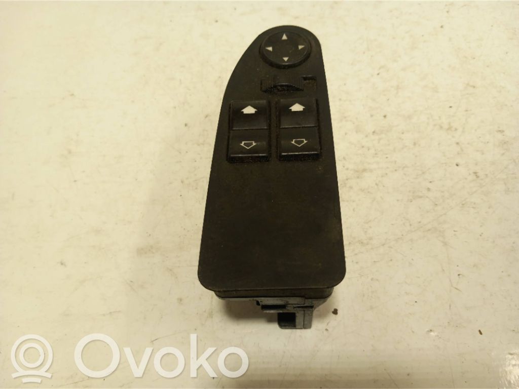 BMW 5 E39 Elektrisko logu slēdzis 