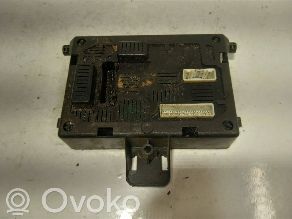 Renault Clio III Komforta modulis 