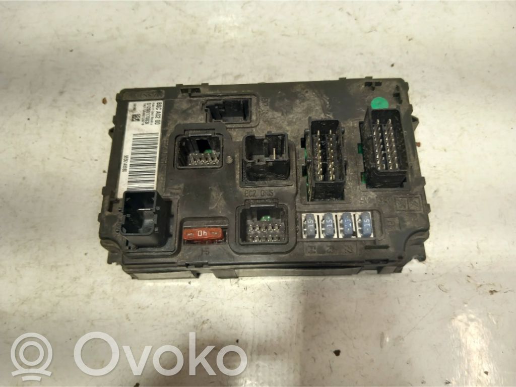 Peugeot 407 Módulo de fusible 