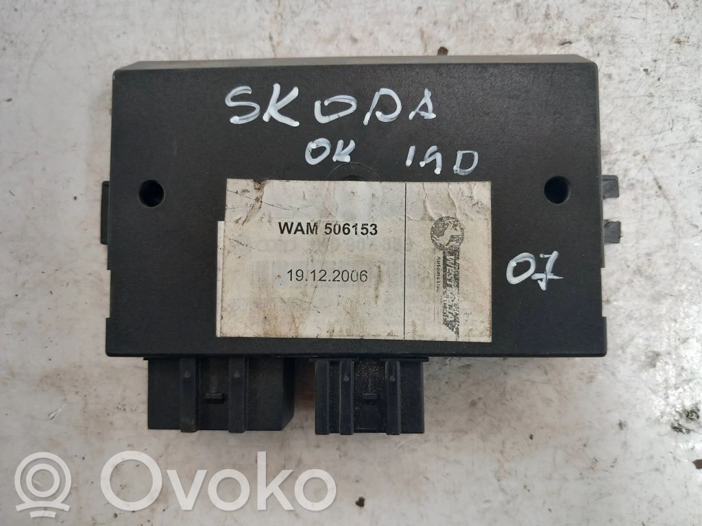 Skoda Octavia Mk2 (1Z) Moduł / Przekaźnik haka holowniczego 
