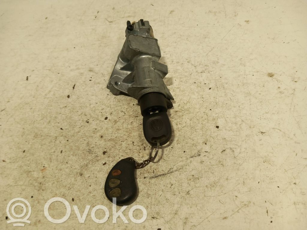 Audi A4 S4 B5 8D Ignition lock 