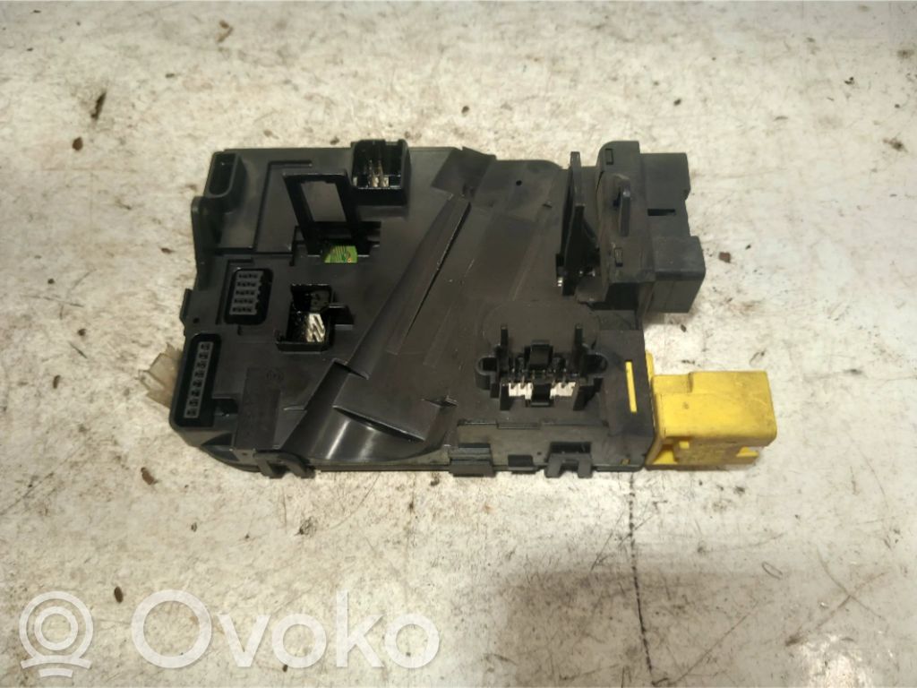 Volkswagen Golf V Steering wheel adjustment handle/lever 