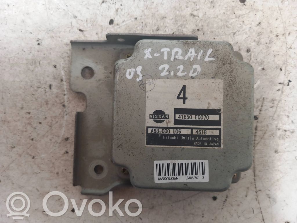 Nissan X-Trail T30 Sterownik / moduł podziału momentu obrotowego 