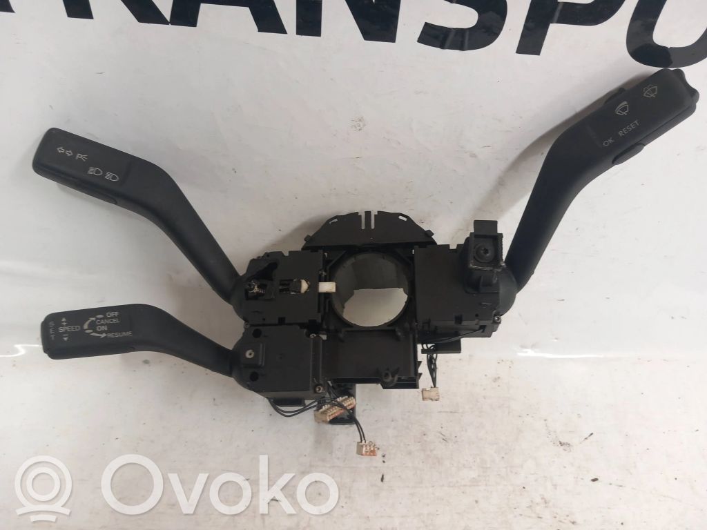 Volkswagen PASSAT B6 Interruptor/palanca de limpiador de luz de giro 