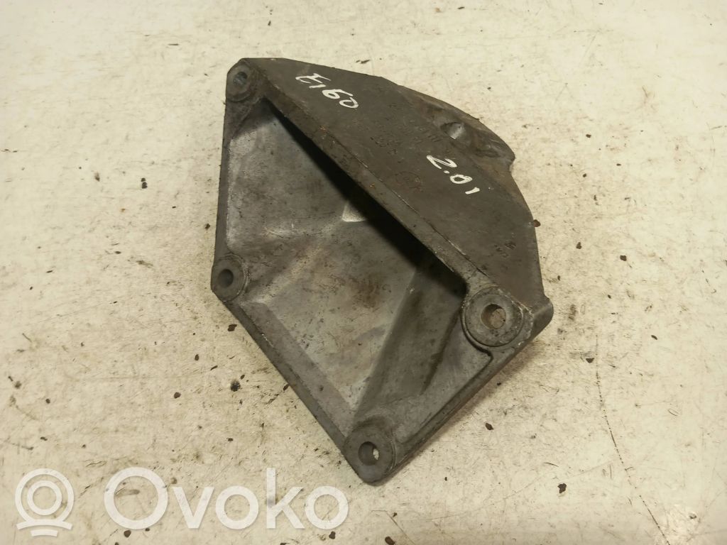 BMW 5 E60 E61 Variklio tvirtinimo kronšteinas 