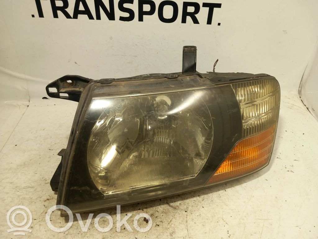 Mitsubishi Pajero Lampa przednia 