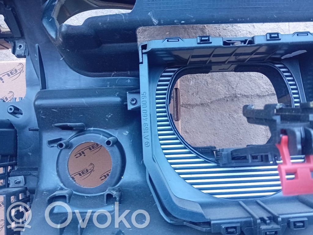 Mercedes-Benz A W169 Deska rozdzielcza 