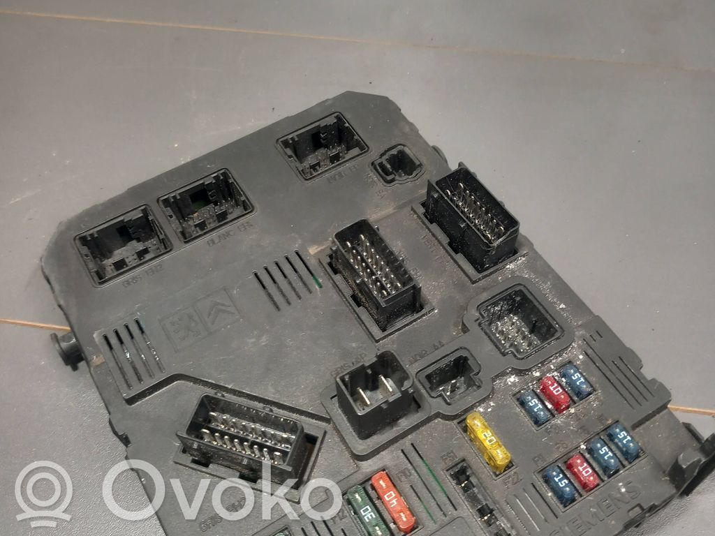 Peugeot 206 Fuse module 