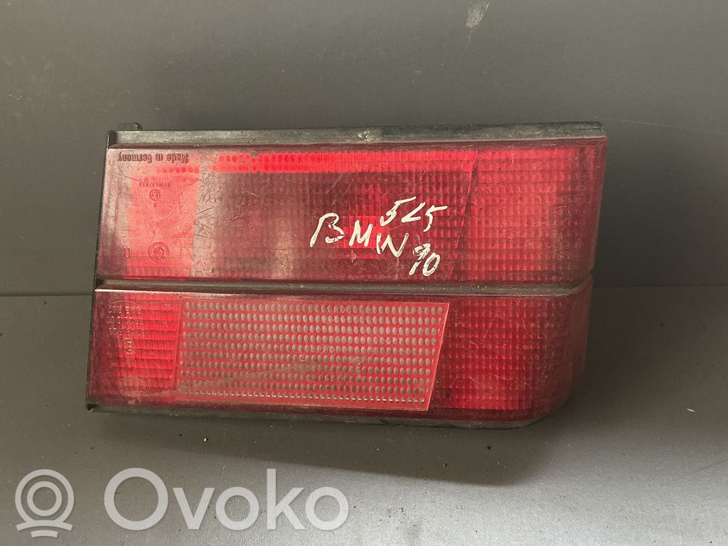 BMW 5 E34 Aizmugurējais lukturis pārsegā 