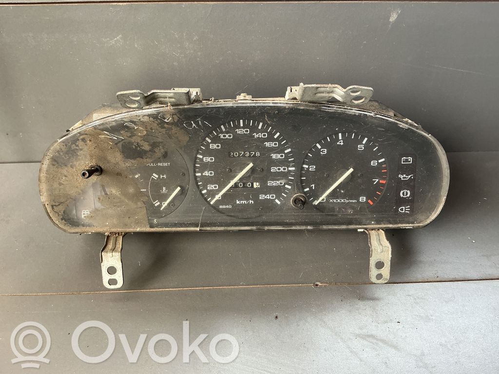 Mazda 323 F Speedometer (instrument cluster) 