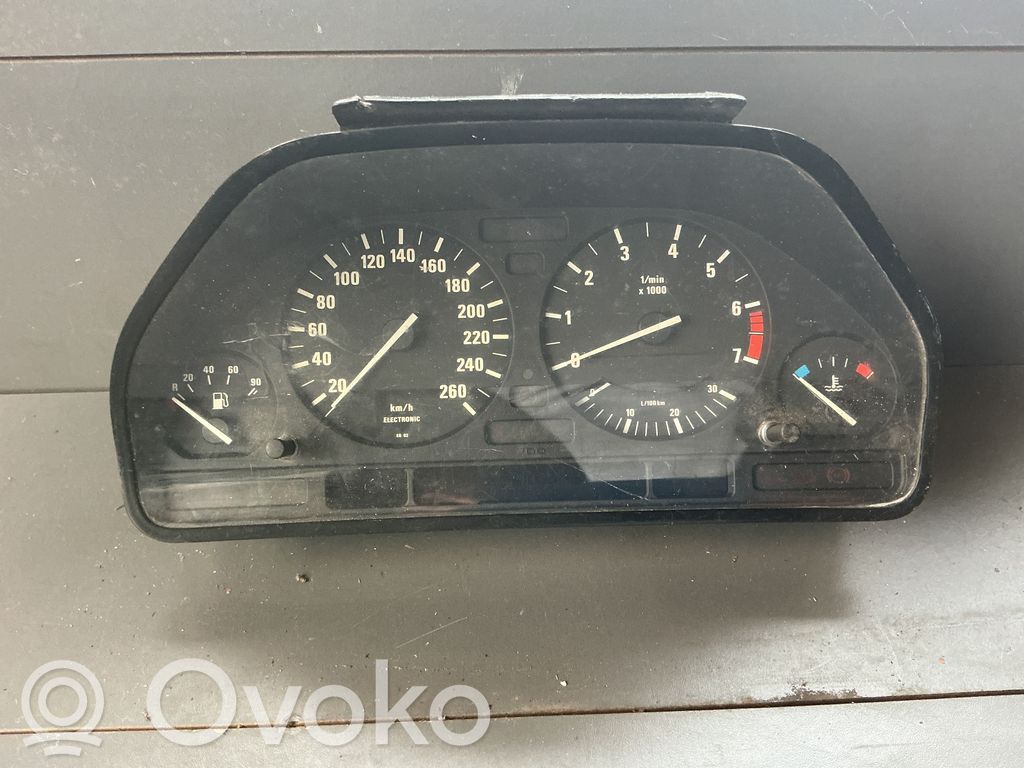 Speedometer (instrument cluster)