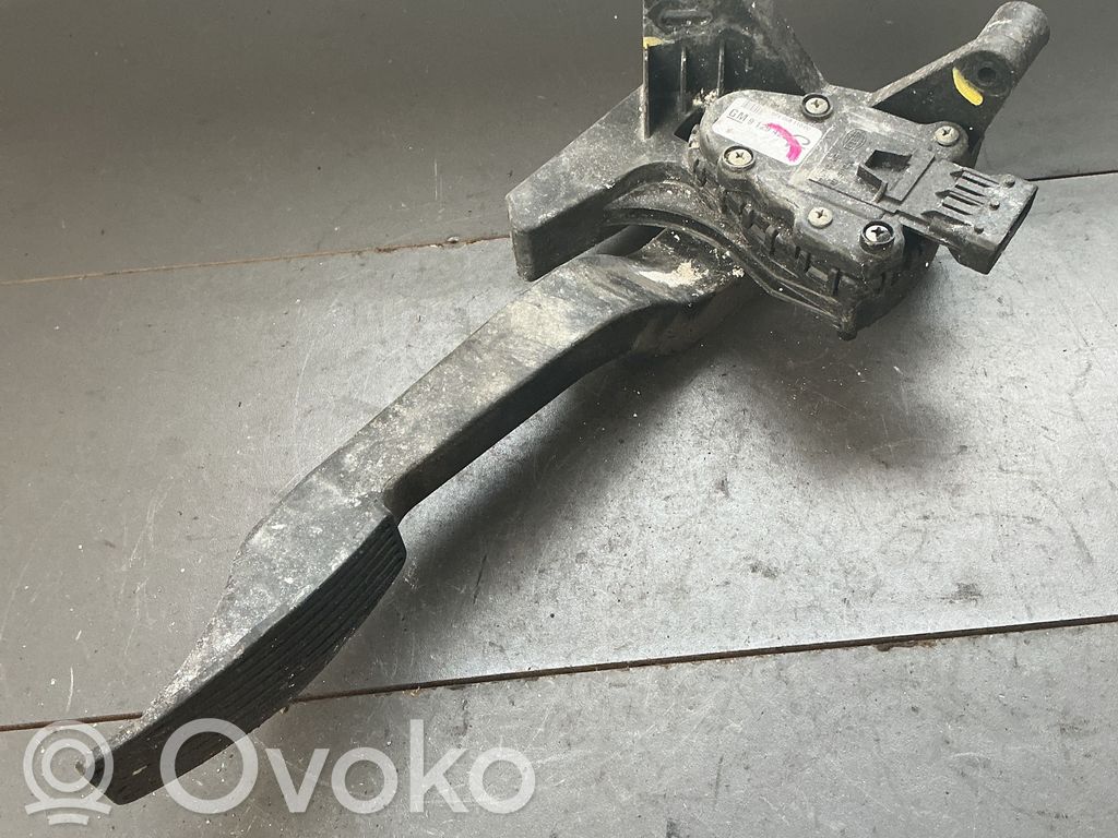 Opel Corsa C Akceleratoriaus pedalas 