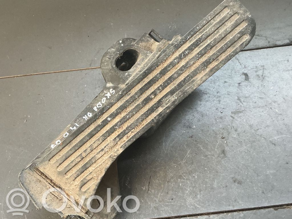 Skoda Roomster (5J) Akseleratora pedālis 