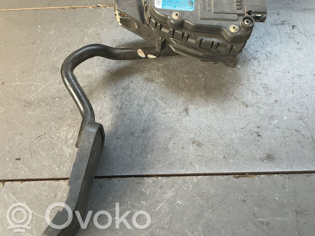 Volkswagen Sharan Akseleratora pedālis 