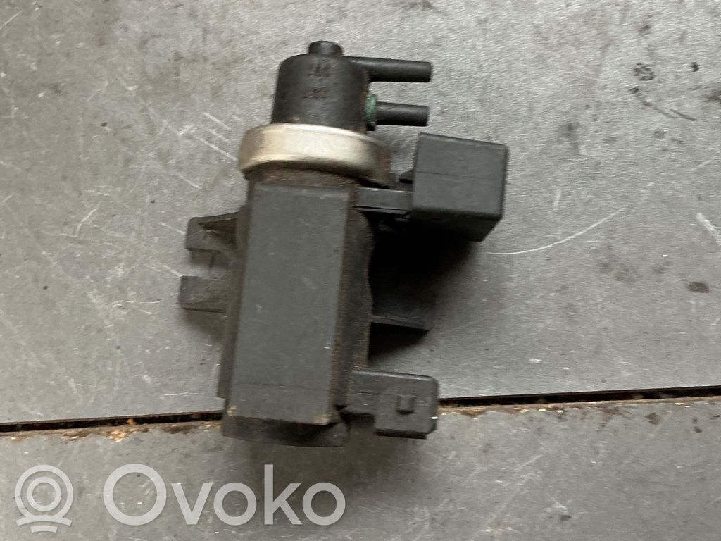 BMW 5 E39 Solenoidinis vožtuvas 