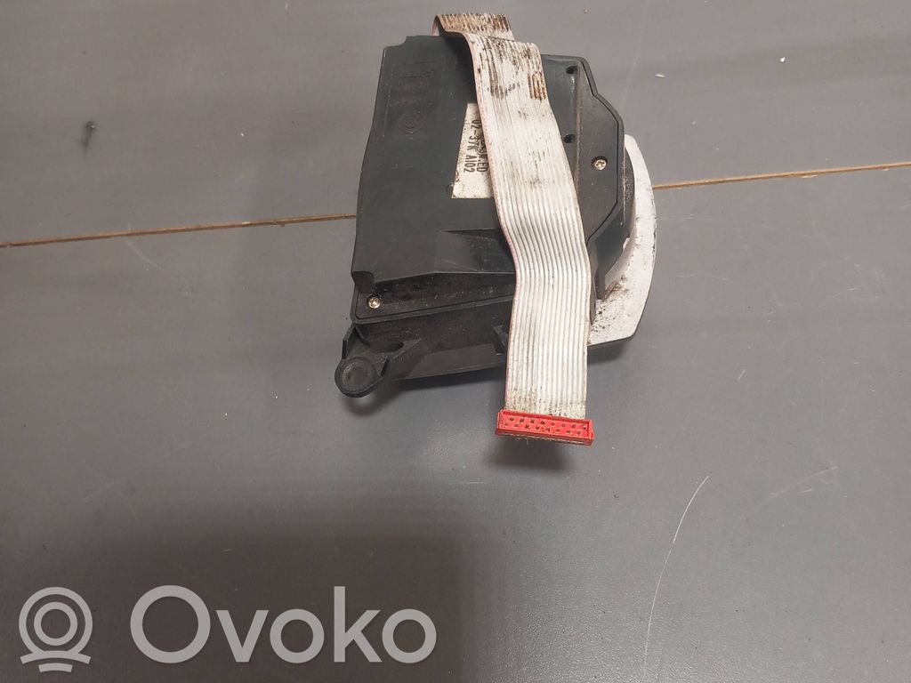 Head unit multimedia control   6920753,F2200110