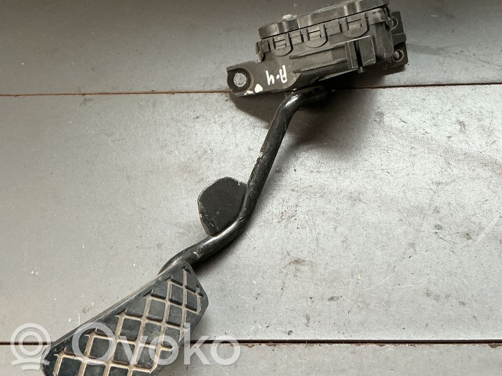 Audi A4 S4 B7 8E 8H Pedał gazu / przyspieszenia 