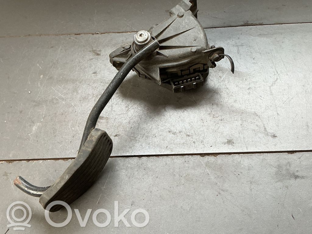 Volvo S80 Kaasupoljin 