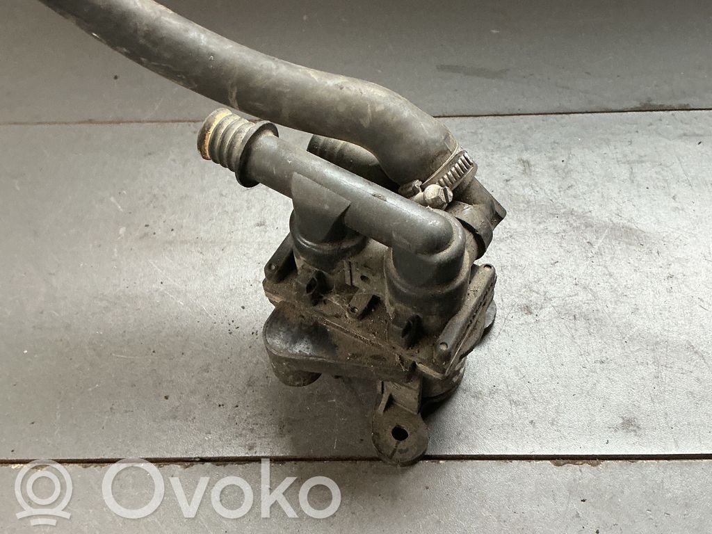 BMW 5 E34 Apsildes radiatora vārsts (-i) 