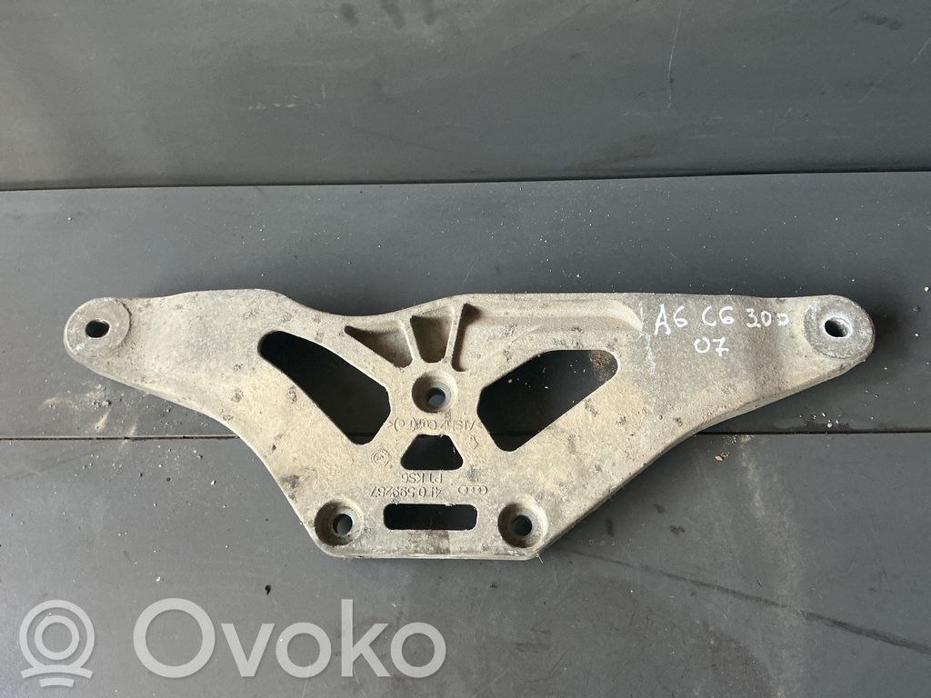 Audi A6 S6 C6 4F Galinio reduktoriaus kronšteinas 