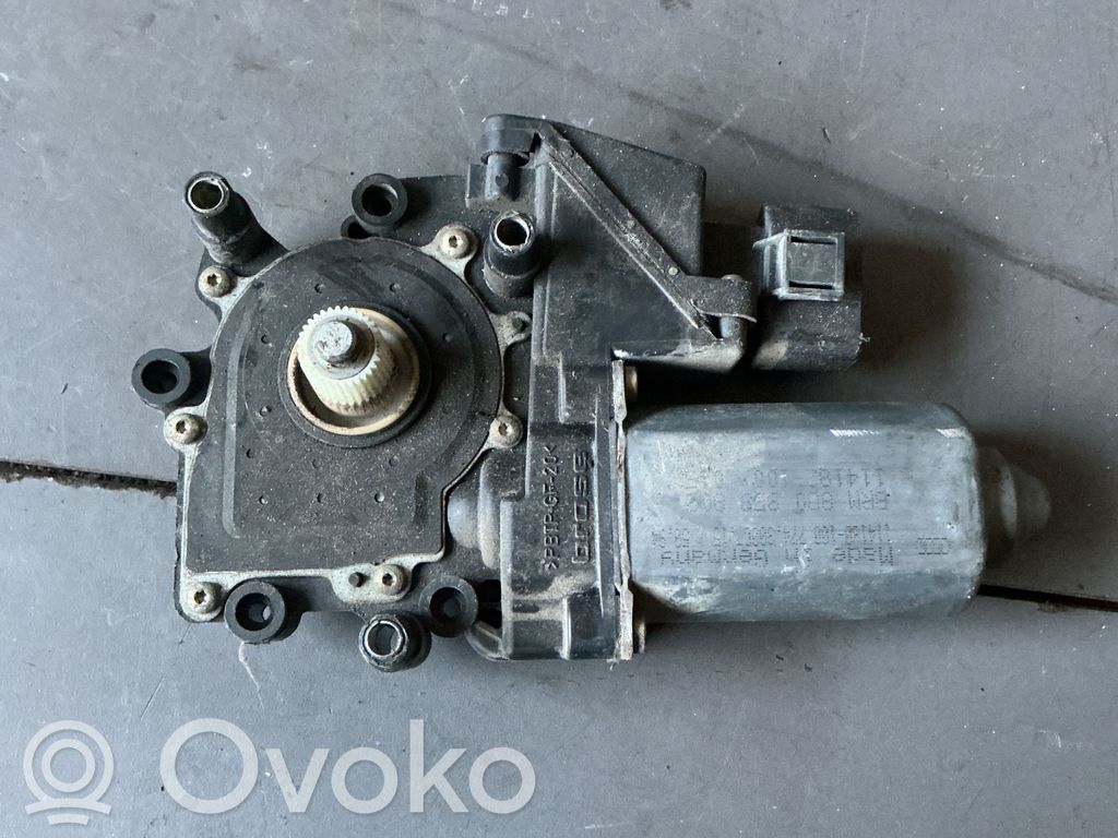 Audi A4 S4 B5 8D Silnik regulatora szyby drzwi przednich 