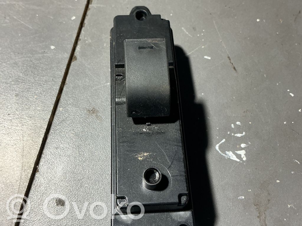 Interruptor del elevalunas eléctrico   03124620