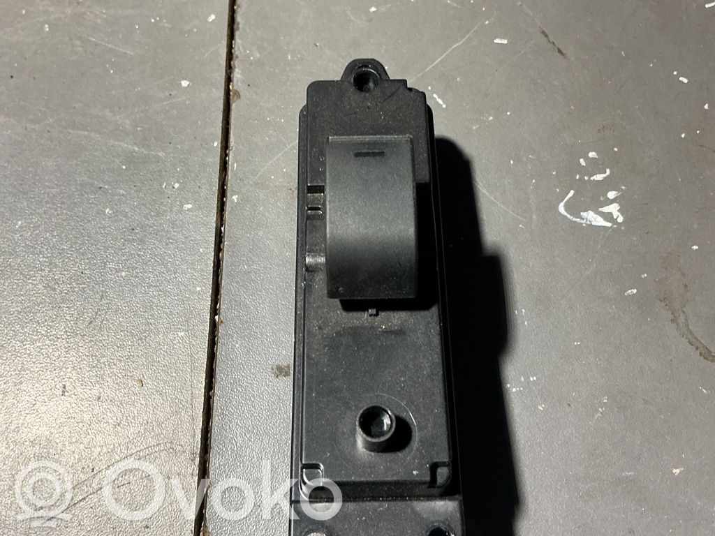Electric window control switch   03124610