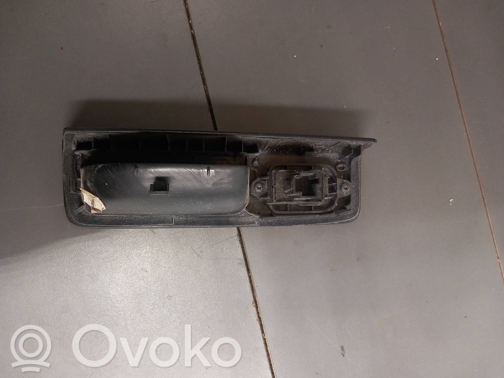 Electric window control switch   8679477