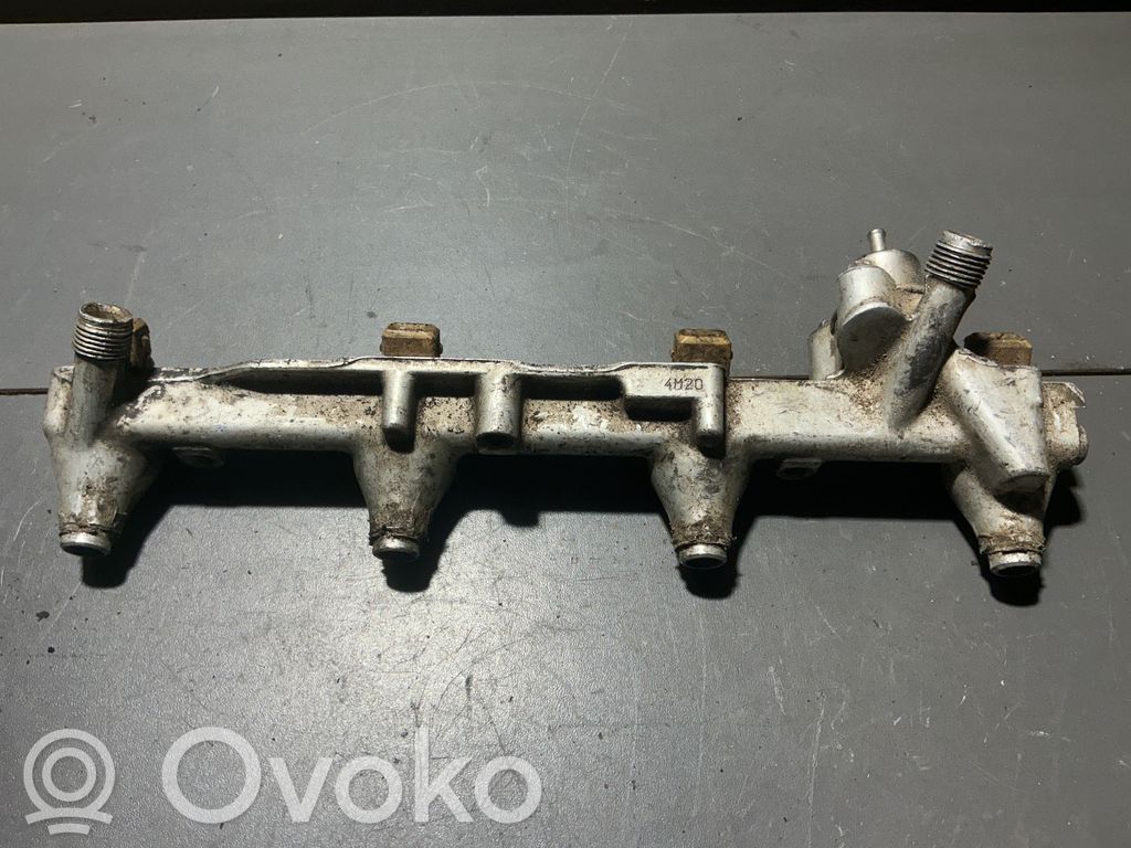 Ford Mondeo MK II Tuyau de conduite principale de carburant 
