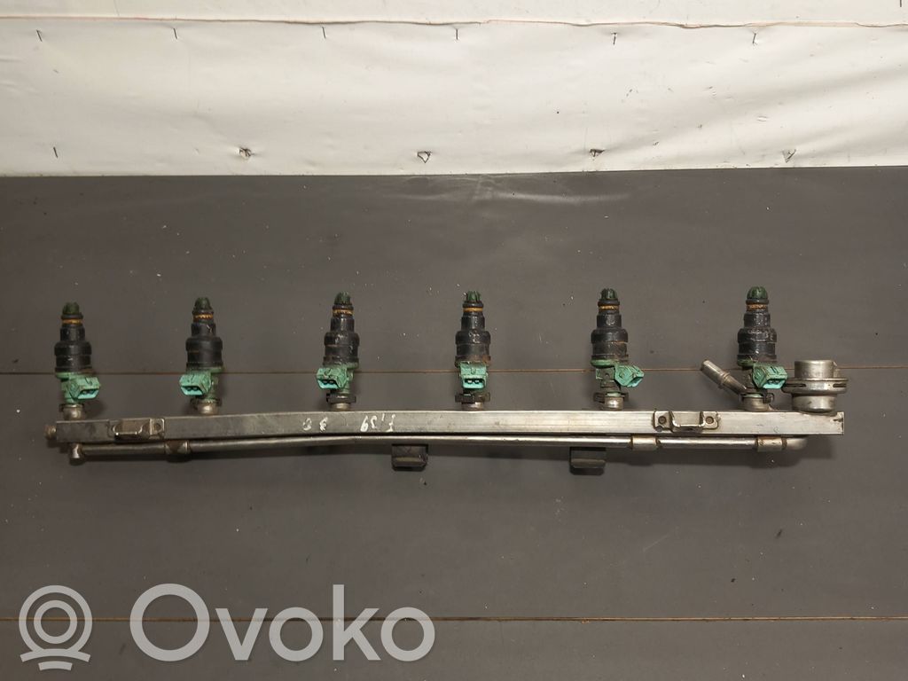 BMW 5 E39 Tubo principal de alimentación del combustible 