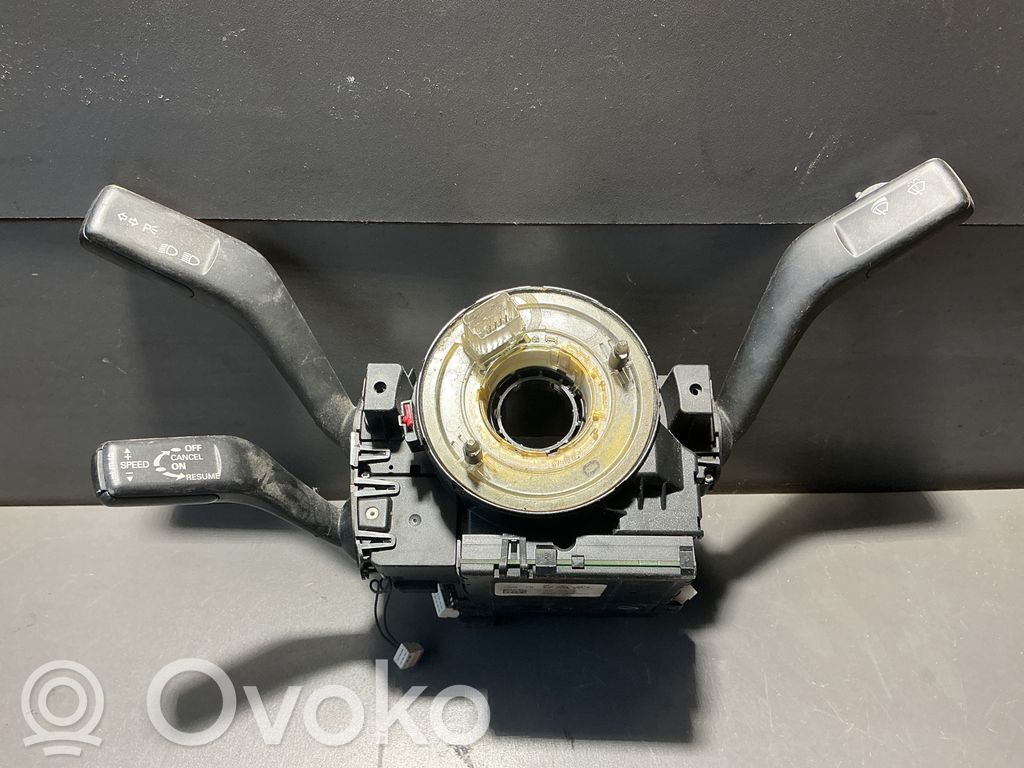 Volkswagen PASSAT B6 Interruptor/palanca de limpiador de luz de giro 