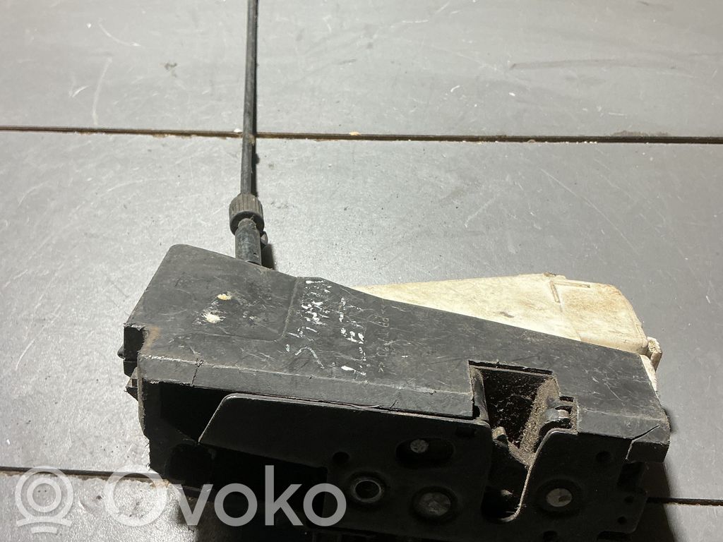 Ford Galaxy Takaoven lukko 
