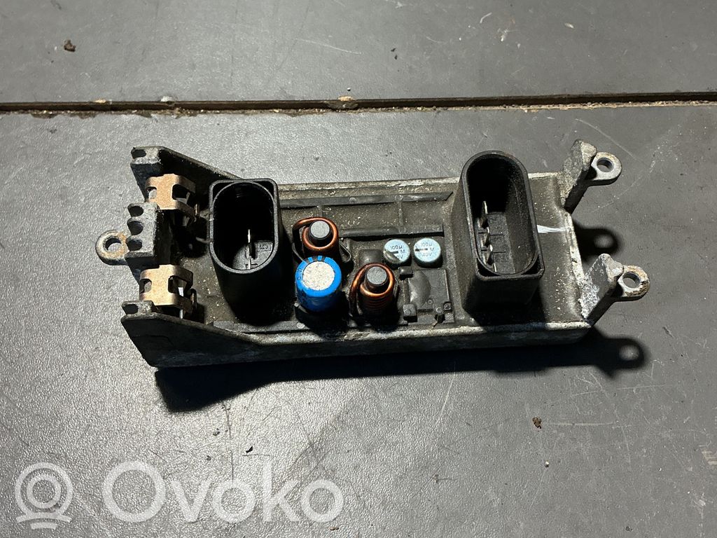 Audi A6 S6 C6 4F Lämpöpuhaltimen moottorin vastus 