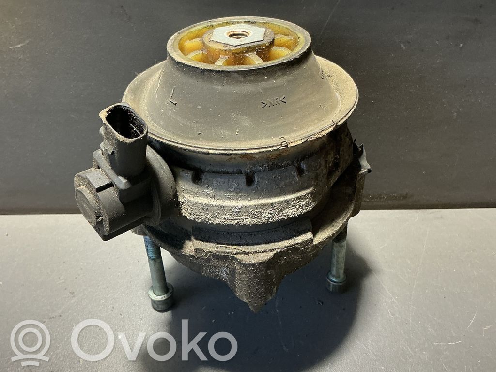 Audi A8 S8 D3 4E Engine mount bracket 