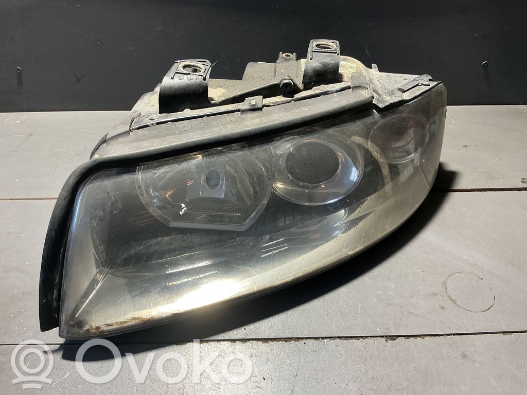 Audi A4 S4 B6 8E 8H Scheinwerfer 