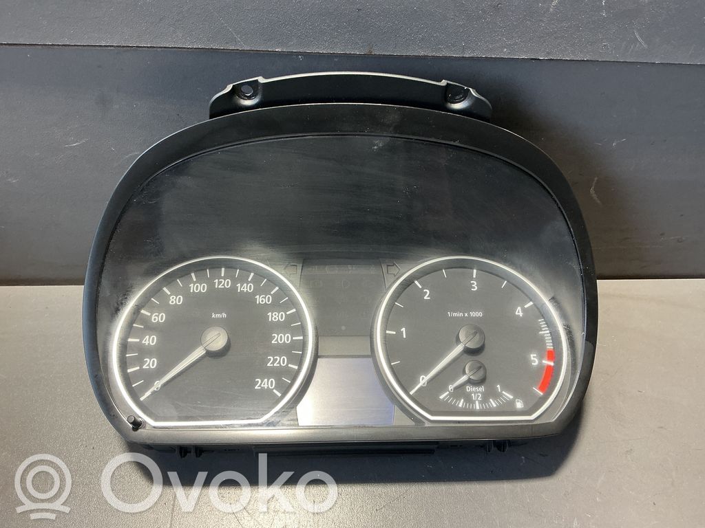 BMW 1 E81 E87 Spidometras (prietaisų skydelis) 
